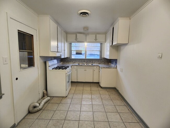 Photo - 2430 Highland Ave