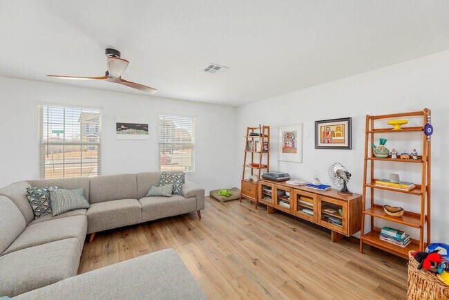 Photo - 17817 Willacy Cv