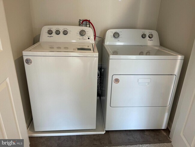 Photo - 176 College Dr