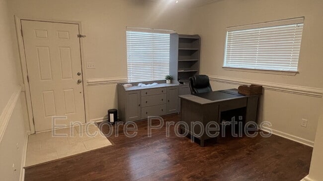 Photo - 821 Central Pk Dr