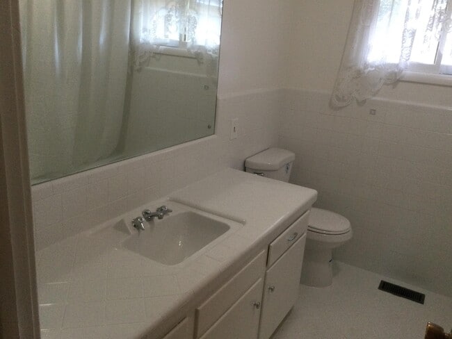 Photo - 30 N Main St