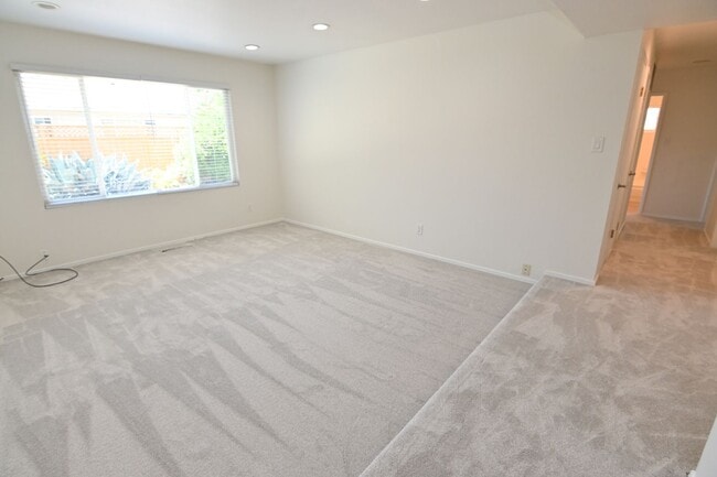 Photo - 5659 Lathrop Dr