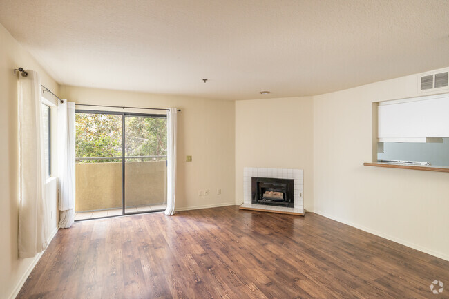 1BR, 1BA - 670SF - Living Room - Midvale Ashton Plaza Apartments