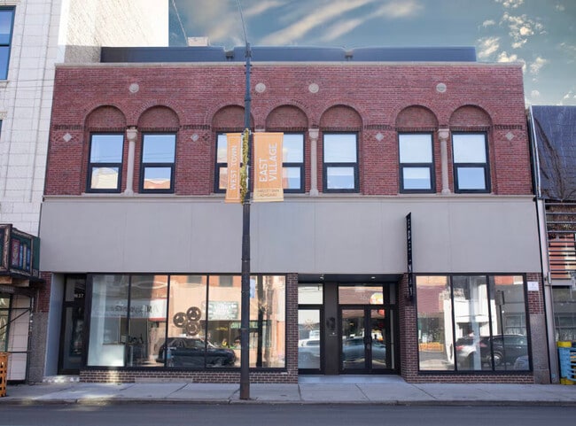 Building Photo - 1637 W Chicago Ave Unit 201 Rental
