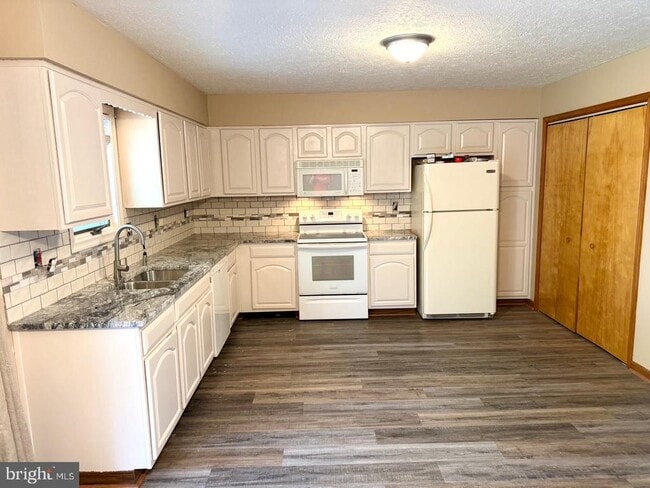 Photo - 1121 Progress Rd