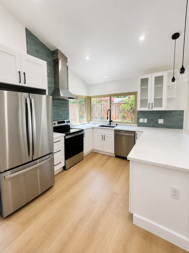 Photo - 9887 Broadmoor Dr