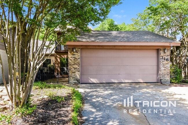 Photo - 316 Columbia Dr Townhome