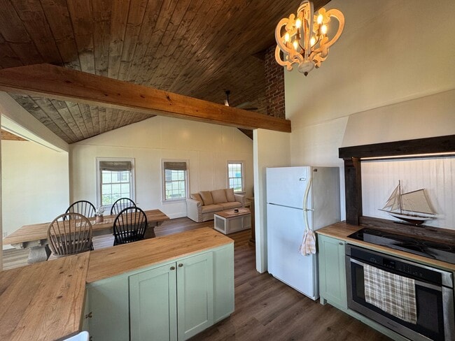 Photo - 810 Neuse Dr