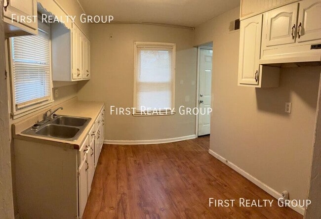 Photo - 364 Sheridan Ave