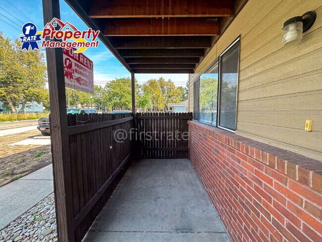 Photo - 1184 W Lee St