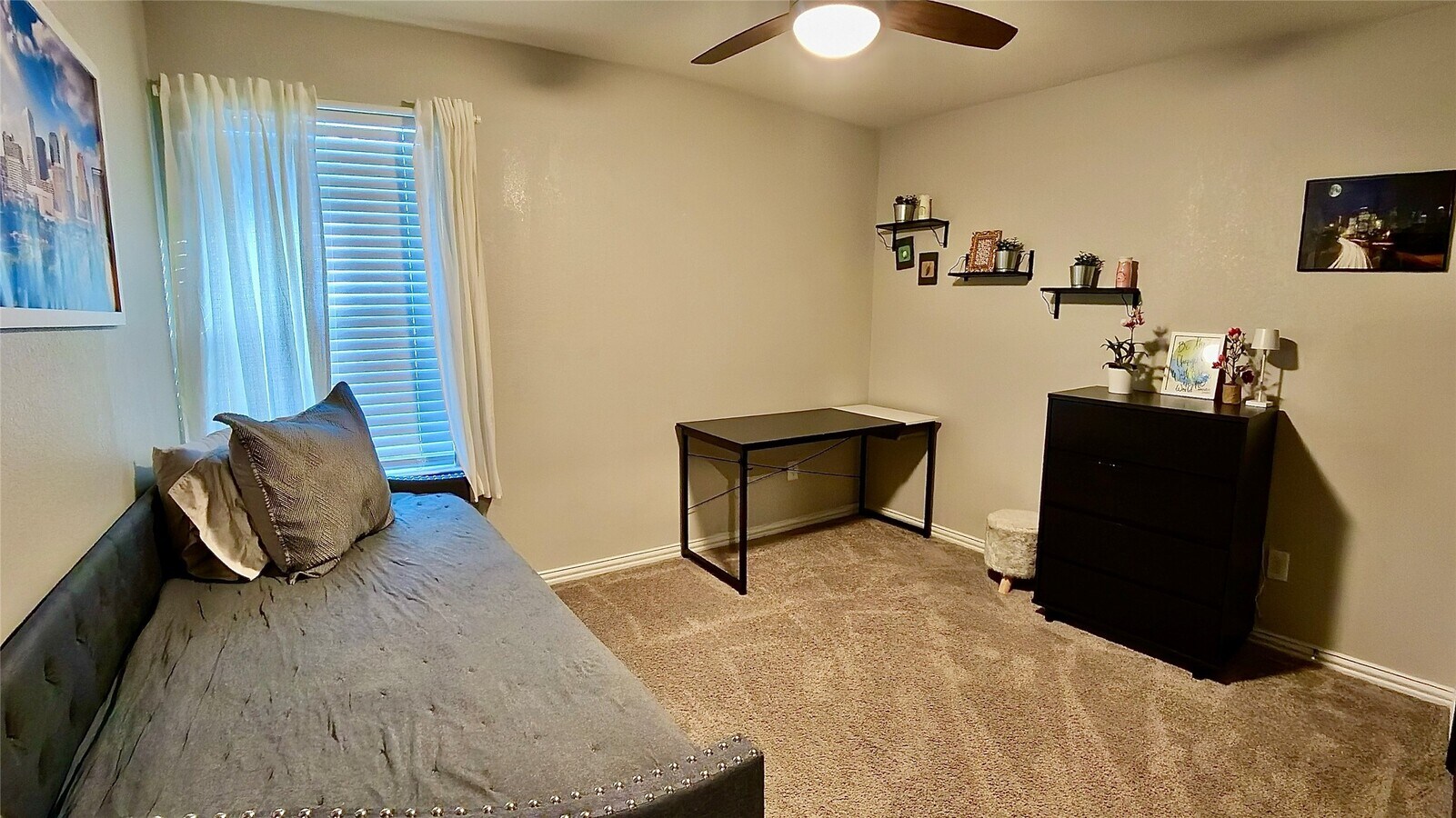 Photo - 214 Club Crest Ln