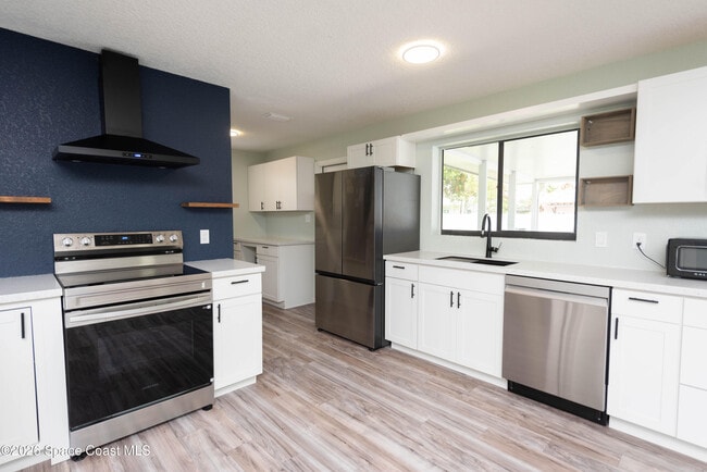 Photo - 347 S Lakeside Dr