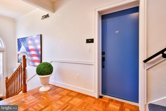 Building Photo - 221 S Alfred St Unit 2A