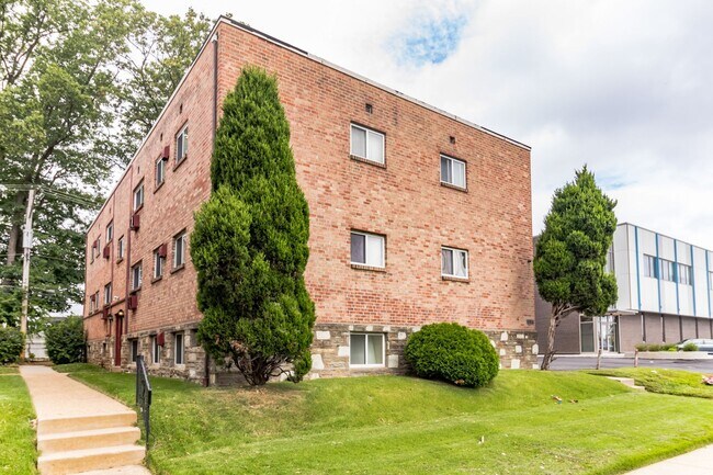 Photo - Michner Pointe Apartments