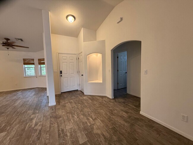 Photo - Beautifully Landscaped Home in Desert Foothills