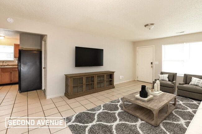 Photo - 2833 Kensington Ave