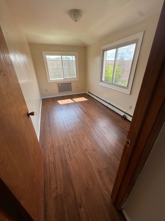 1020 E 58th St Unit 2