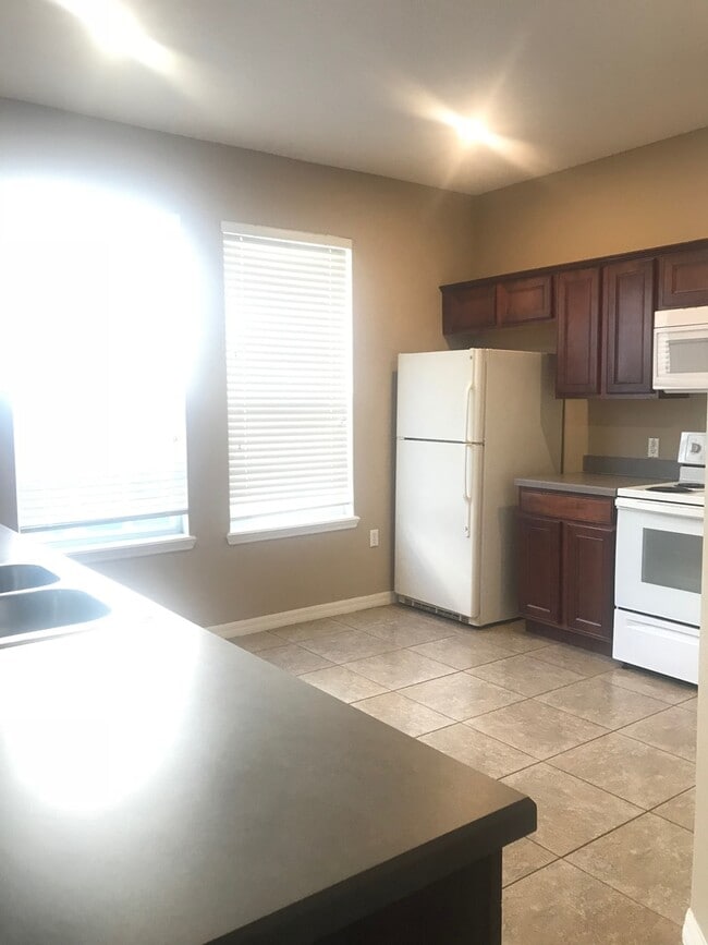 Photo - MOVE IN SPECIAL- Beautiful 3/2.5 Harmony Condo.