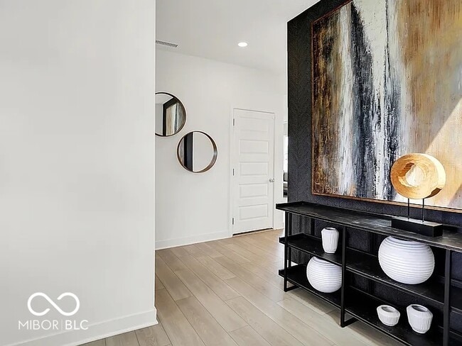 Photo - 2868 Woods Edge Dr