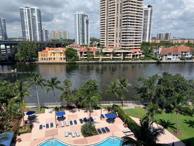 Photo - 19390 Collins Ave Unidad 805 Rental