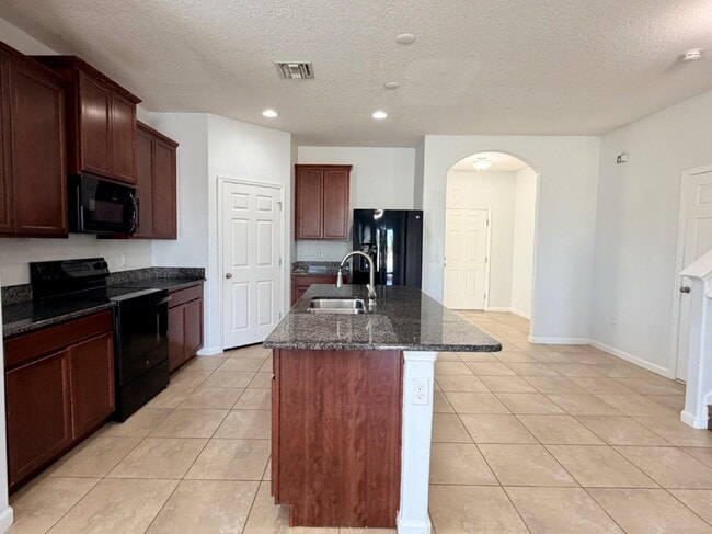 Photo - Stunning and spacious 5 bed, 2/5 bath in gated community in Melbourne