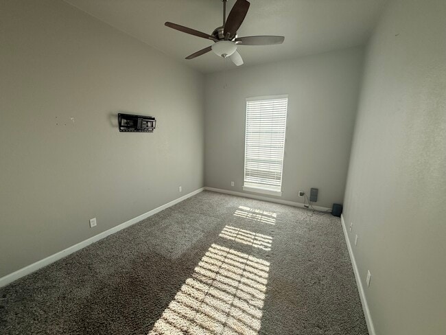 Photo - 2502 Meadow Lark Dr