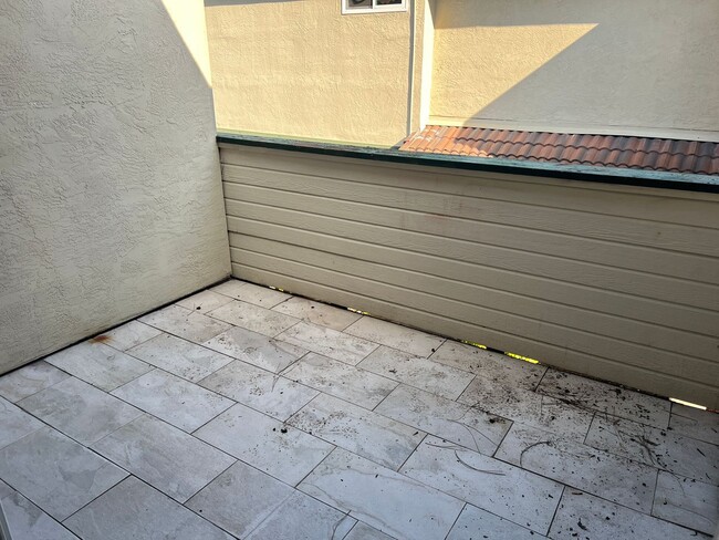 Photo - 2bd/2ba PRIVATELY GATED COMMUNITY WITH POOL AND MORE ACROSS FROM UNION LANDING SHOPPING CENTER!!!