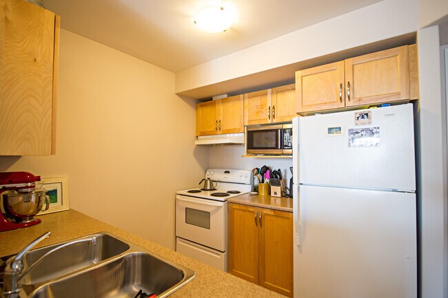 Photo - Hillside Suites