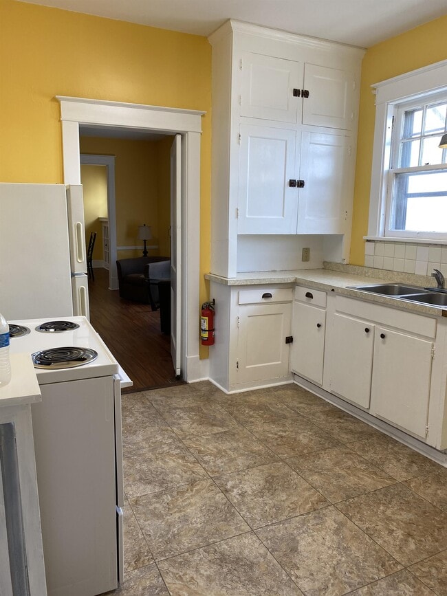46 N 10th St Unit 1
