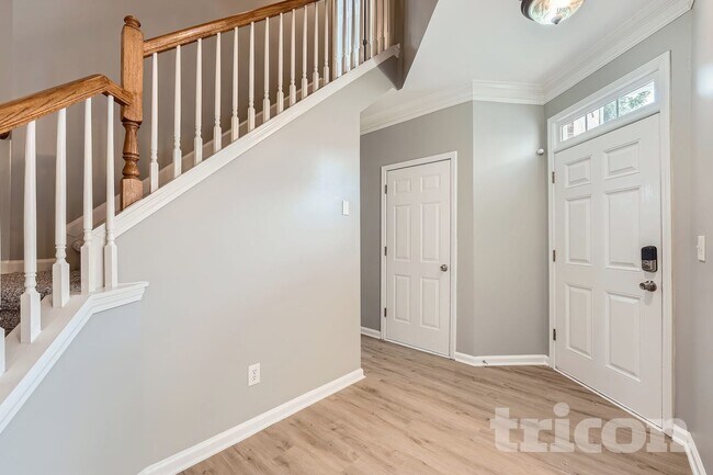 Photo - 2242 Rosemoore Walk NE