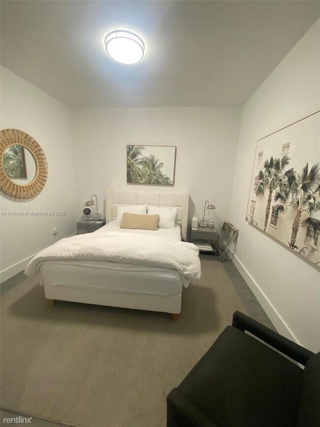 Photo - 3 br, 3 bath House - 400 Sunny Isles Blvd ...