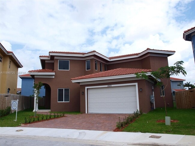 Building Photo - 15631 SW 11th Terrace