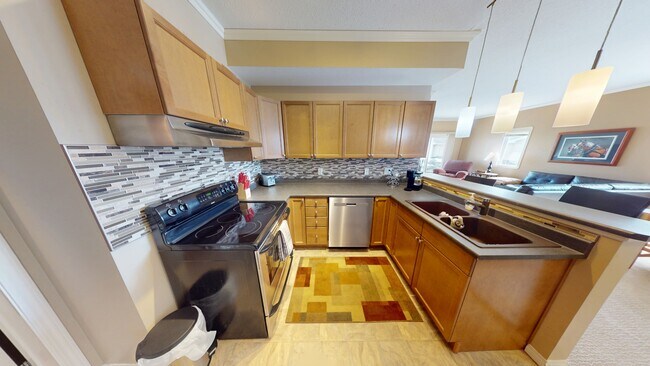 Photo - 8640-8103 103 Ave