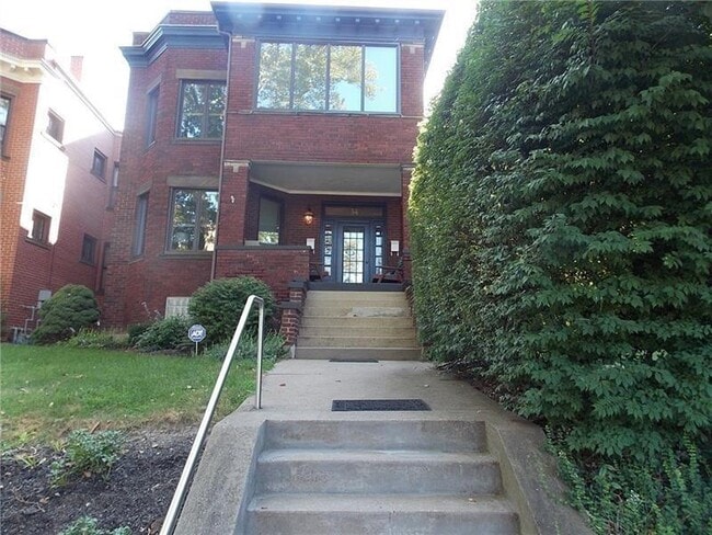 34 N Meadowcroft Ave