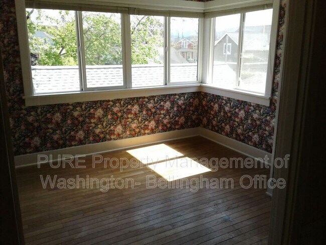 Photo - 2416 Broadway