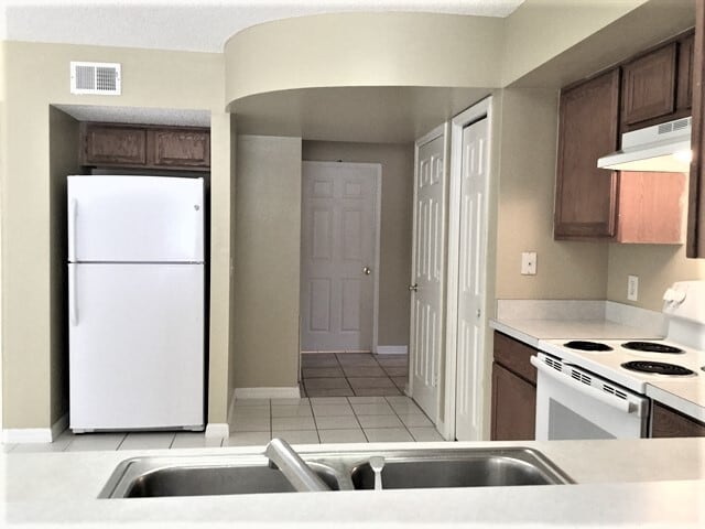 Photo - 1054 Royal Oaks Dr