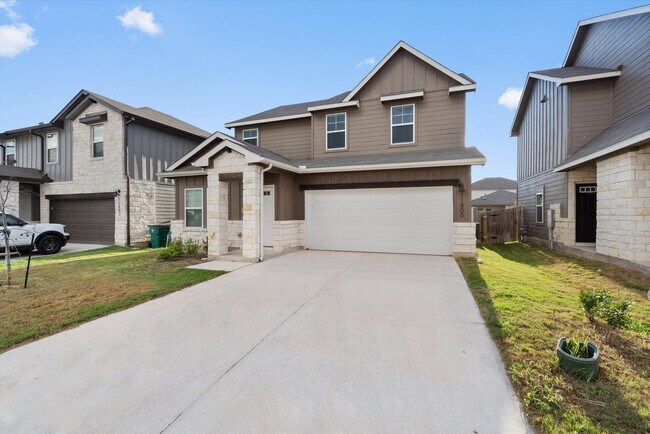 Photo - Huge 5-Bedroom Home for Lease in South Austin