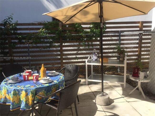 Photo - 1160 SW 22nd Terrace
