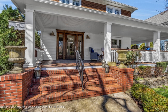 Photo - 310 Worthington Ave