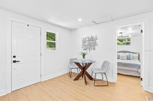 Photo - 1517 E Giddens Ave