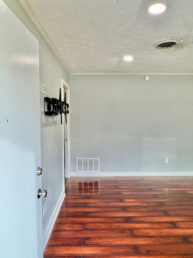 Photo - Inviting 3-Bedroom, 1.5-bath