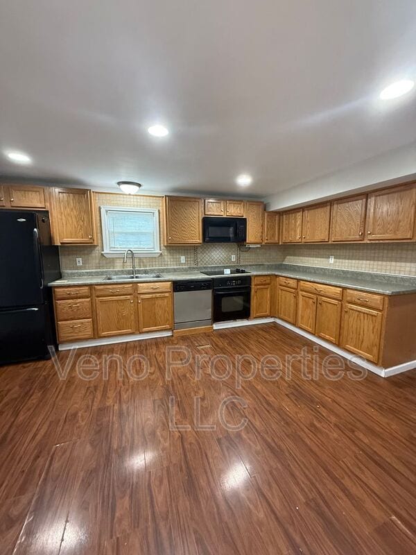 Photo - 5 Lansing Rd