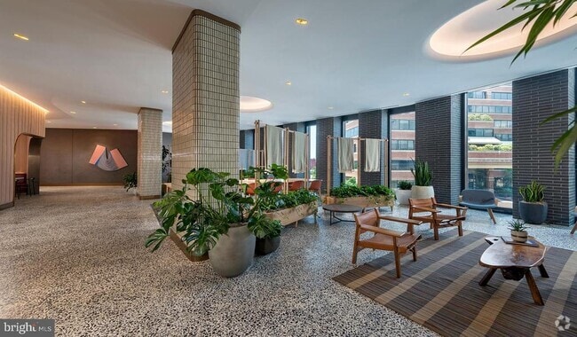 Building Photo - 4710 Elm St Unit 1B-E-2101 Rental