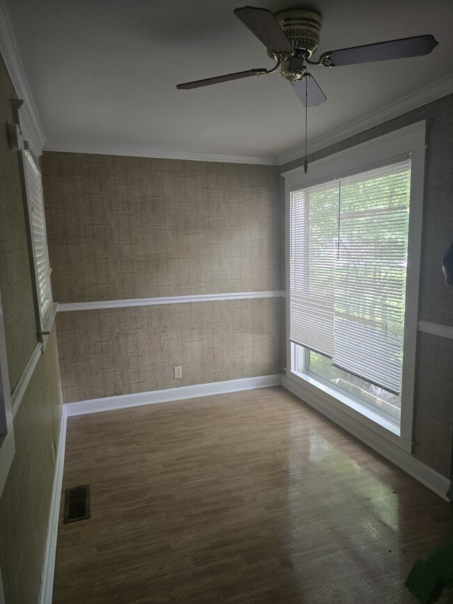 Photo - 614 N Military Ave