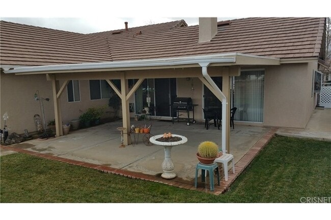 3143 Mariposa Ave