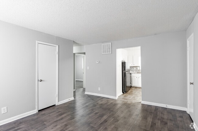3BR, 2BA - 1000SF