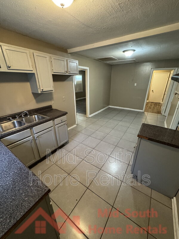 Photo - 1604 Echles St