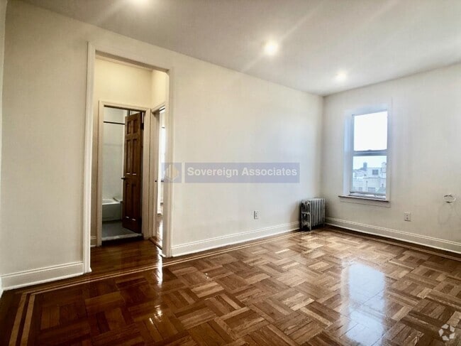 Building Photo - 175 Pinehurst Ave Rental