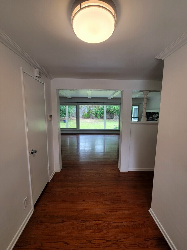 Photo - 5616 S Holt Ave