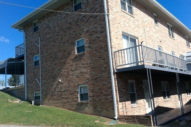 Photo - Golden Eagle Apartments
